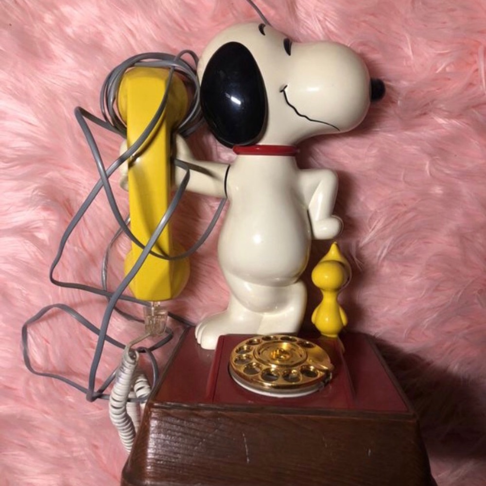 Antique Snoopy Phone